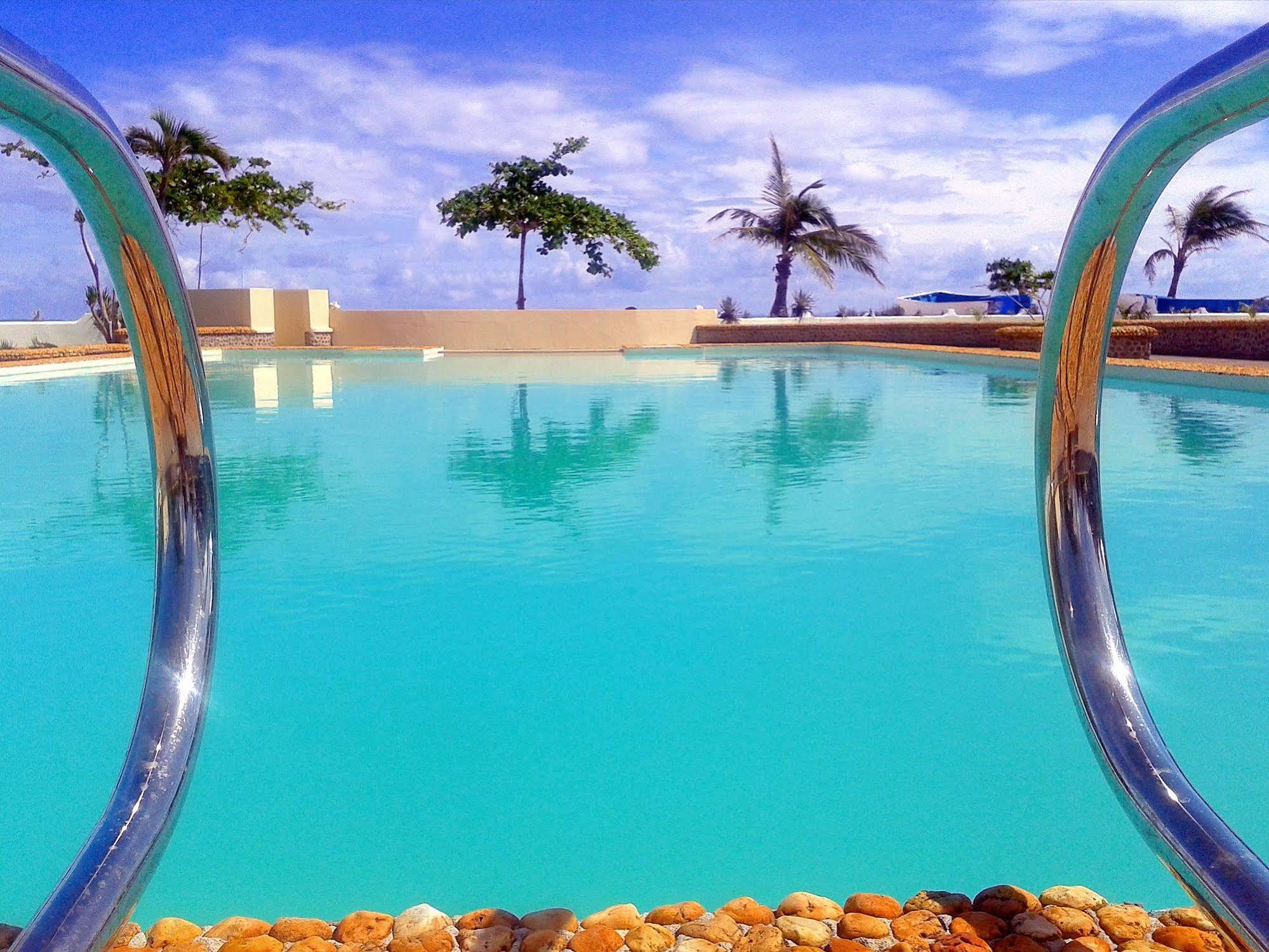 Thresher Cove Dive Resort Logon Dış mekan fotoğraf